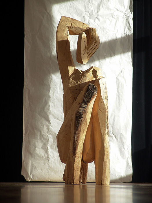 Hockende, Birkenstamm, H 142cm